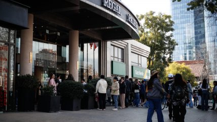   Cientos de colombianos llegaron a votar a Las Condes por segunda vuelta presidencial 