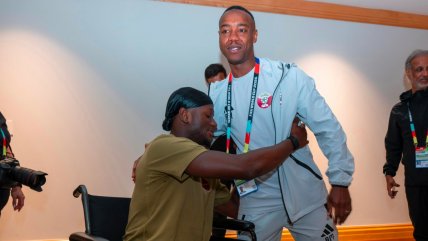   Koné fue visitado por ministro catarí y por el futbolista que le fracturó la pierna 