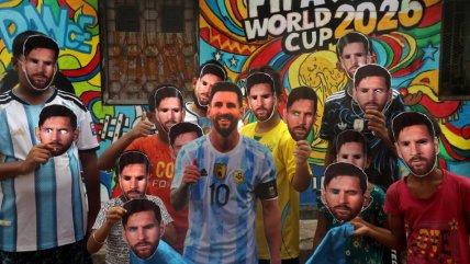   Jóvenes indios celebraron el cumpleaños de Messi usando máscaras del capitán argentino 