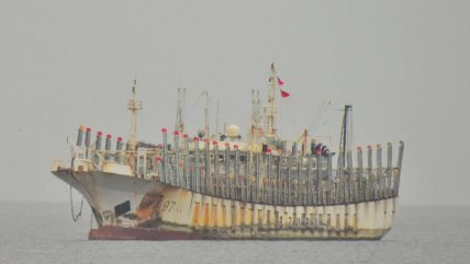   Sindicato pide fiscalizar condiciones de higiene y seguridad de pesquero chino en Asmar 