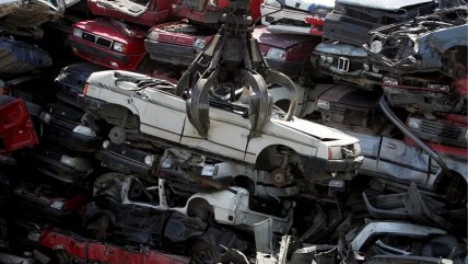   Unión Europea eleva exigencias de reciclaje a los fabricantes de autos 