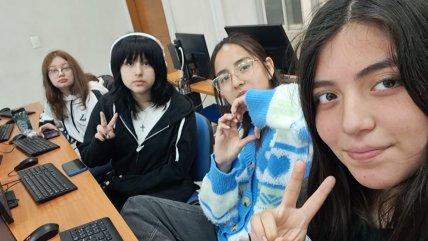   Jóvenes chilenas clasificaron a final mundial de tecnología: viajan a India 