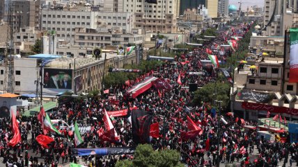   Irán dio su último adiós a Jameneí con un multitudinario entierro en Mashad 