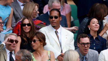   Virgil Van Dijk apareció en palco de honor en Wimbledon 