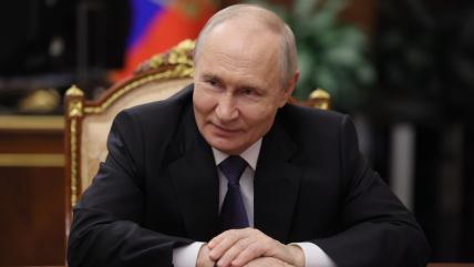   Aliados de Putin buscan excluir de las elecciones a partido contrario a la guerra 