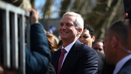   Kast entrega firme respaldo a Arrau: 