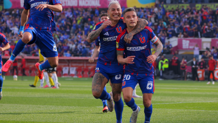   Charles Aránguiz igualó de penal para la U ante Colo Colo en el Superclásico 
