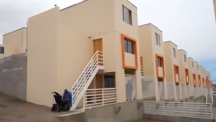   Desalojaron 126 viviendas de Antofagasta tomadas pese a sus fallas estructurales 