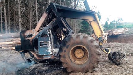  Ataque incendiario en Angol destruyó cuatro máquinas forestales  