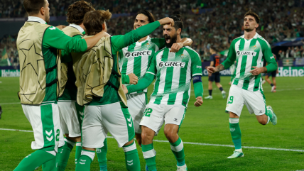   [VIDEO] Betis de Pellegrini abrió la cuenta con penal cobrado por Isco ante Feyenoord 