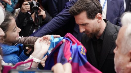   Lionel Messi tuvo un multitudinario recibimiento en Oviedo antes de recibir el Premio Princesa de Asturias 